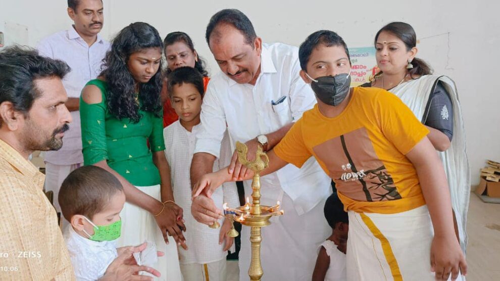 ഇത്തവണത്തെ ഓണാഘോഷങ്ങൾക്ക് തുടക്കം അങ്കമാലി ബ്ലോക്ക് റിസോഴ്സ് സെന്ററിൽ ഓട്ടിസം ബാധിച്ച കുരുന്നുകൾക്കൊപ്പം