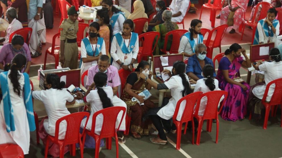 കൊടുങ്ങല്ലൂർ നിയോജക മണ്ഡലത്തിൽ സംഘടിപ്പിച്ച സൗജന്യ നേത്ര ചികിത്സാ ക്യാമ്പ് ” ജ്യോതിർഗമയ ” ഇരിങ്ങാലക്കുട ബിഷപ്പ് മാർ പോളി കണ്ണൂക്കാടൻ ഉദ്ഘാടനം ചെയ്തു.