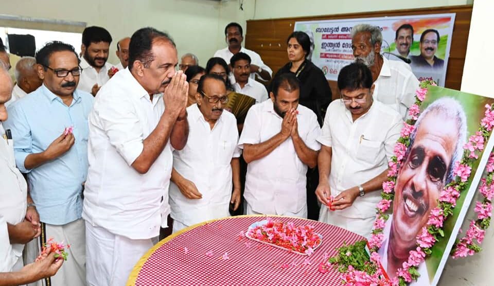 പാലക്കാട്‌ ശ്രീ കെ. ശങ്കരനാരായണൻ ഫൗണ്ടേശാന്റ ആഭിമുഖ്യത്തിൽ സംഘടിപ്പിച്ച പി. ബാലൻ അനുസ്മരണം ഉൽഘടനം ചെയ്തു.