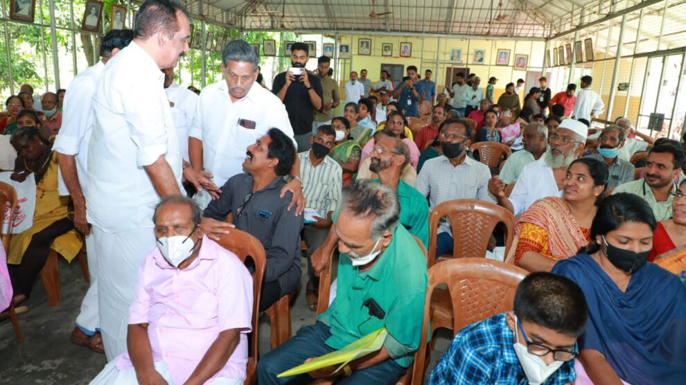 ഇന്ന് അത്താണി മാർ അത്തനേഷ്യസ് ഹയർ സെക്കന്ററി സ്കൂളിൽ നടന്ന ക്യാമ്പിലെ ജന പങ്കാളിത്തം പ്രത്യാശ പരത്തുന്നത്.