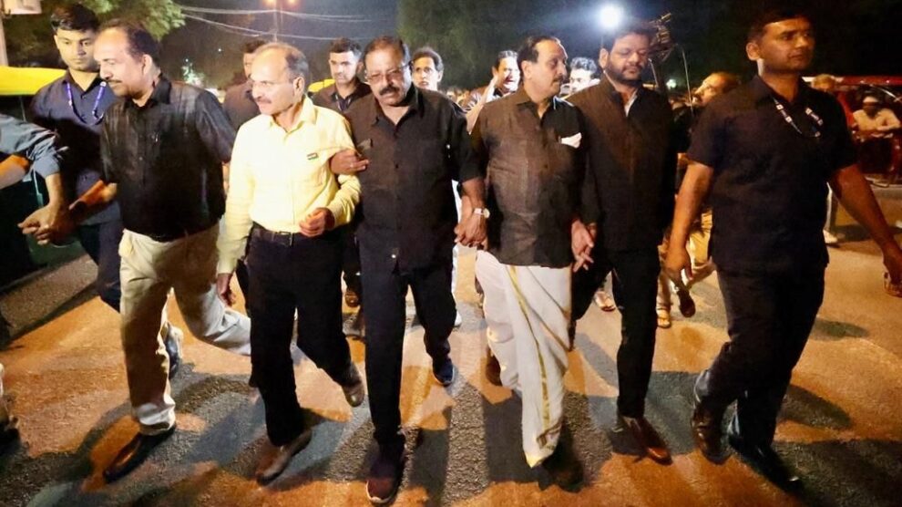 ഡൽഹി ലാൽ കിലയിൽ നടന്ന കോൺഗ്രസ്സ് മാർച്ചിൽ പങ്കെടുത്തു.