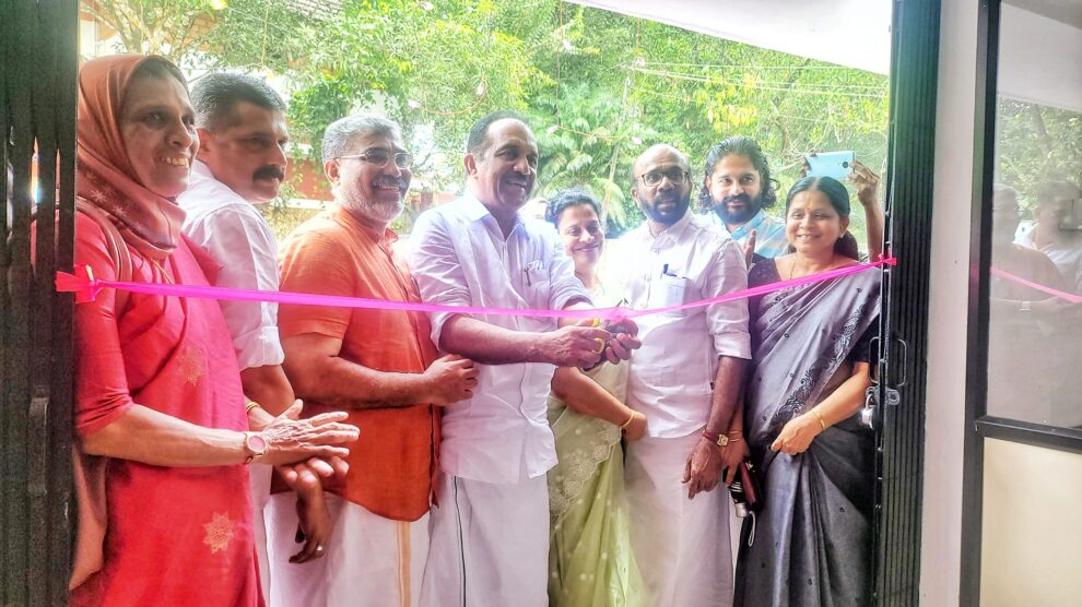 പെരുമ്പാവൂർ നഗരസഭ വാർഡ് 11ൽ പൂർത്തീകരിച്ച ജനകീയ ആരോഗ്യ കേന്ദ്രം – ഹെൽത്ത് ആൻഡ് വെൽനസ് സെന്റെറിന്റെ ഉൽഘാടനം നിർവ്വഹിച്ചു.