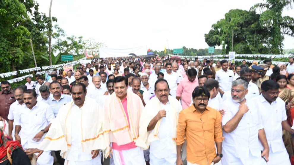 ആലുവ മണ്ഡലത്തെയും പെരുമ്പാവൂർ മണ്ഡലത്തെയും ബന്ധിപ്പിക്കുന്ന ചിരകാല സ്വപ്നമായ പാറപ്പുറം – വല്ലംകടവ് പാലം ഇന്ന് ഒദ്യോഗികമായി തുറന്നു കൊടുത്തു